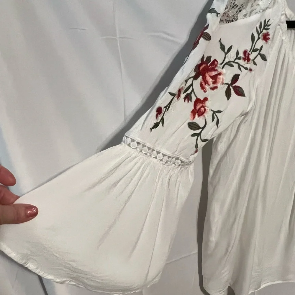 SOLD*** XL Boho Peasant Embroidered Bell Sleeve Poet Blouse - Picture 6 of 12